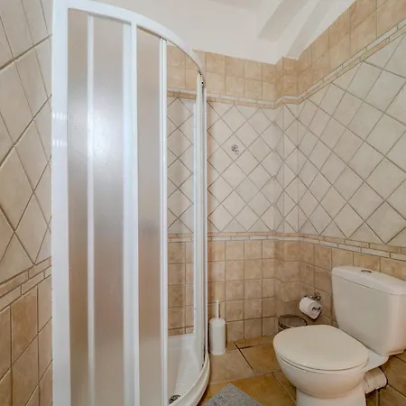 דירה Tilia Tree Luxury - Vast Pool And Bbq