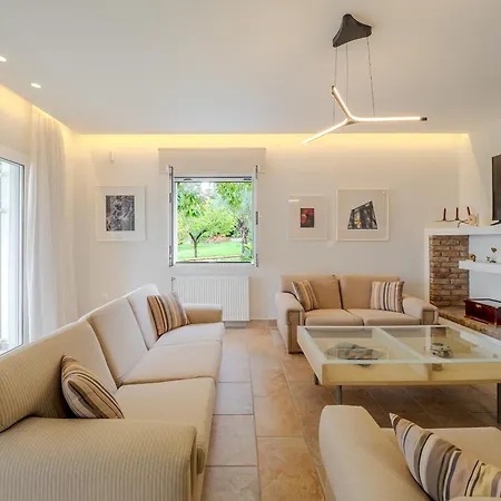 Tilia Tree Luxury - Vast Pool And Bbq דירה Corfu (city)