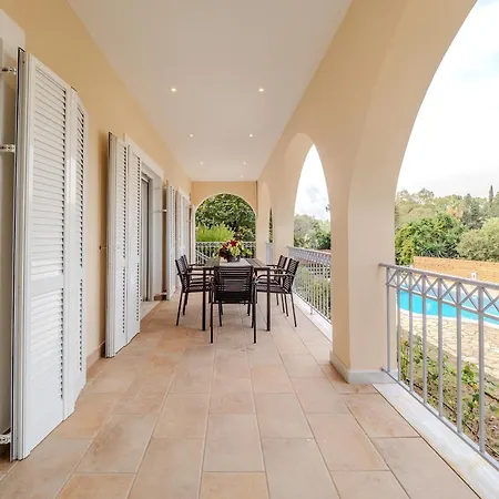 דירה Tilia Tree Luxury - Vast Pool And Bbq