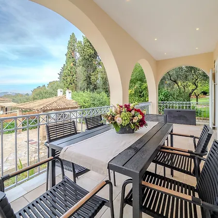 Tilia Tree Luxury - Vast Pool And Bbq דירה