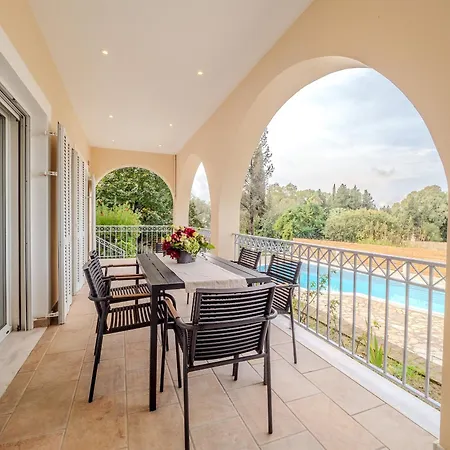 Tilia Tree Luxury - Vast Pool And Bbq *