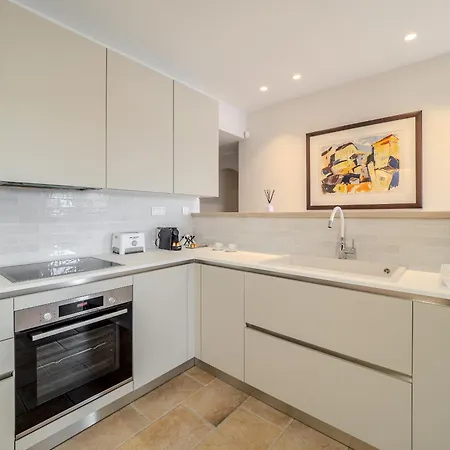 Apartment Tilia Tree Luxury - Vast Pool And Bbq