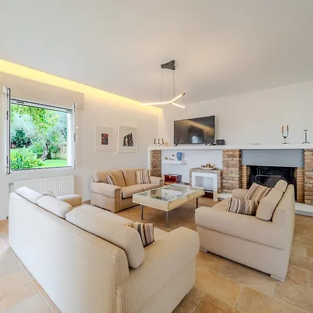Apartment Tilia Tree Luxury - Vast Pool And Bbq Corfu (city)