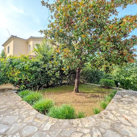 Appartement Tilia Tree Luxury - Vast Pool And Bbq *
