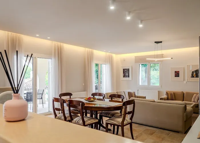 Tilia Tree Luxury - Vast Pool And Bbq Appartement *