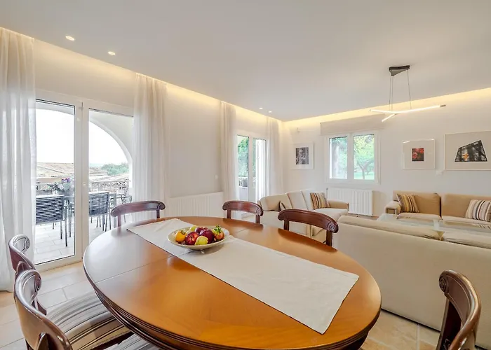 Tilia Tree Luxury - Vast Pool And Bbq Corfu (city)