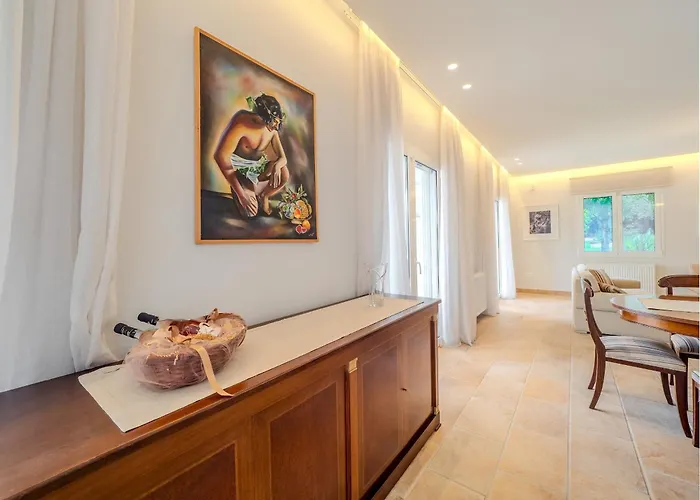 Tilia Tree Luxury - Vast Pool And Bbq Appartement