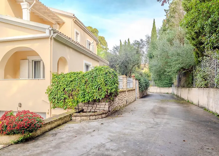 Tilia Tree Luxury - Vast Pool And Bbq Appartement