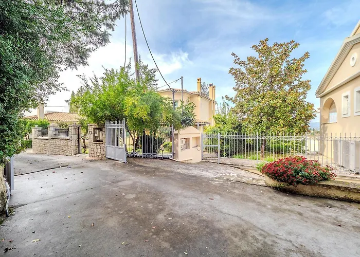 Tilia Tree Luxury - Vast Pool And Bbq *