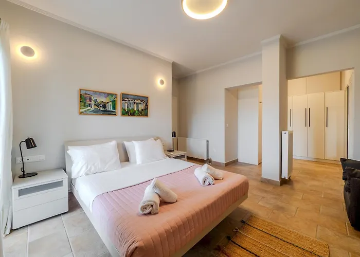 Tilia Tree Luxury - Vast Pool And Bbq Appartement