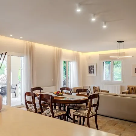 Tilia Tree Luxury - Vast Pool And Bbq Apartament *
